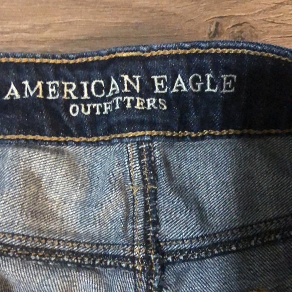 American Eagle Dark Wash Distressed Button Fly Tomgirl Jeans Size 0 - Picture 2 of 9